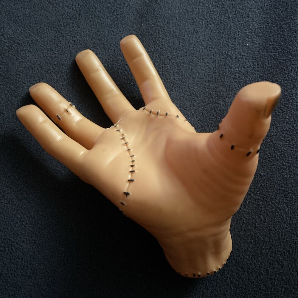 Wednesday Addams Family Thing Hand, Cosplay Hand by Addams Family - Picture 4 of 5